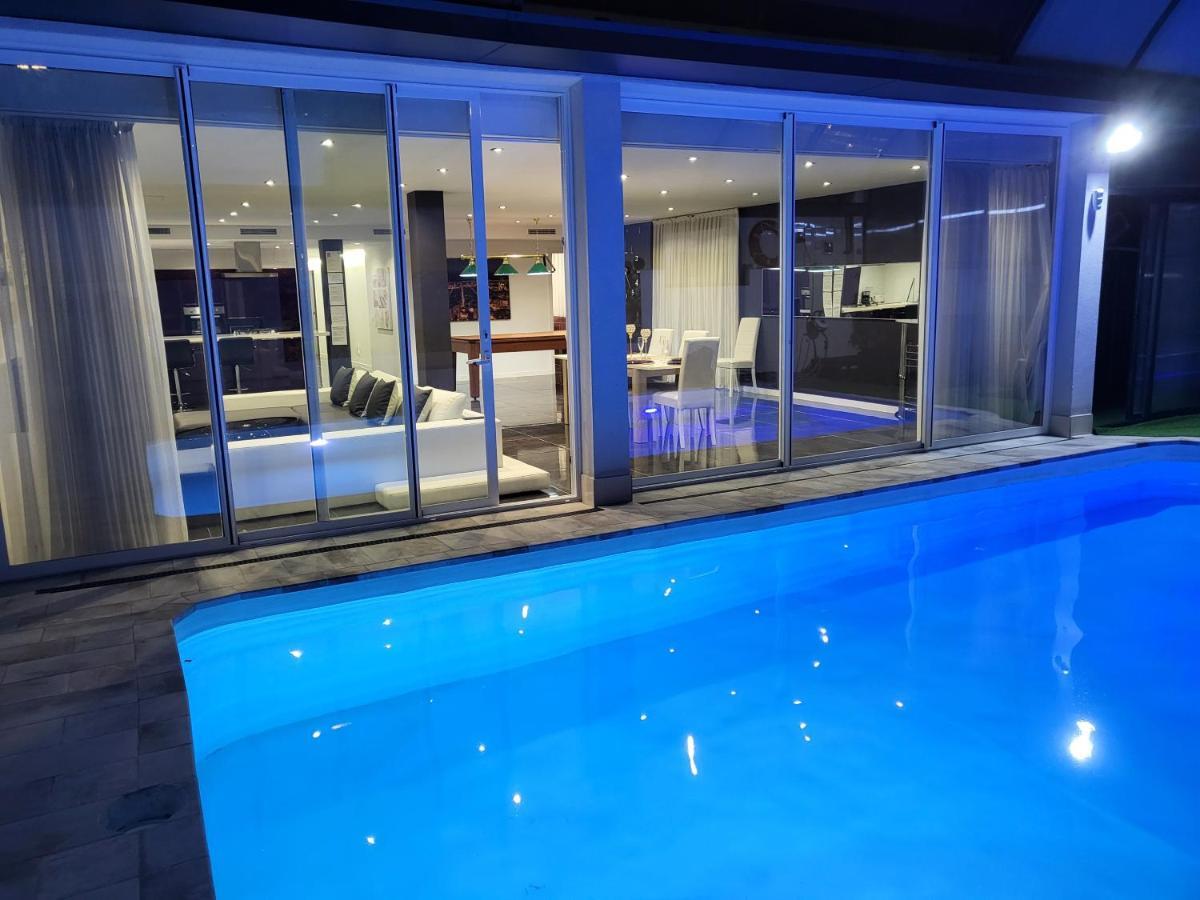 Luxurious Villa Marly II Castelldefels Kültér fotó